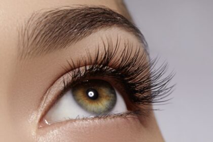 Who Can and Can’t Wear Eyelash Extensions?